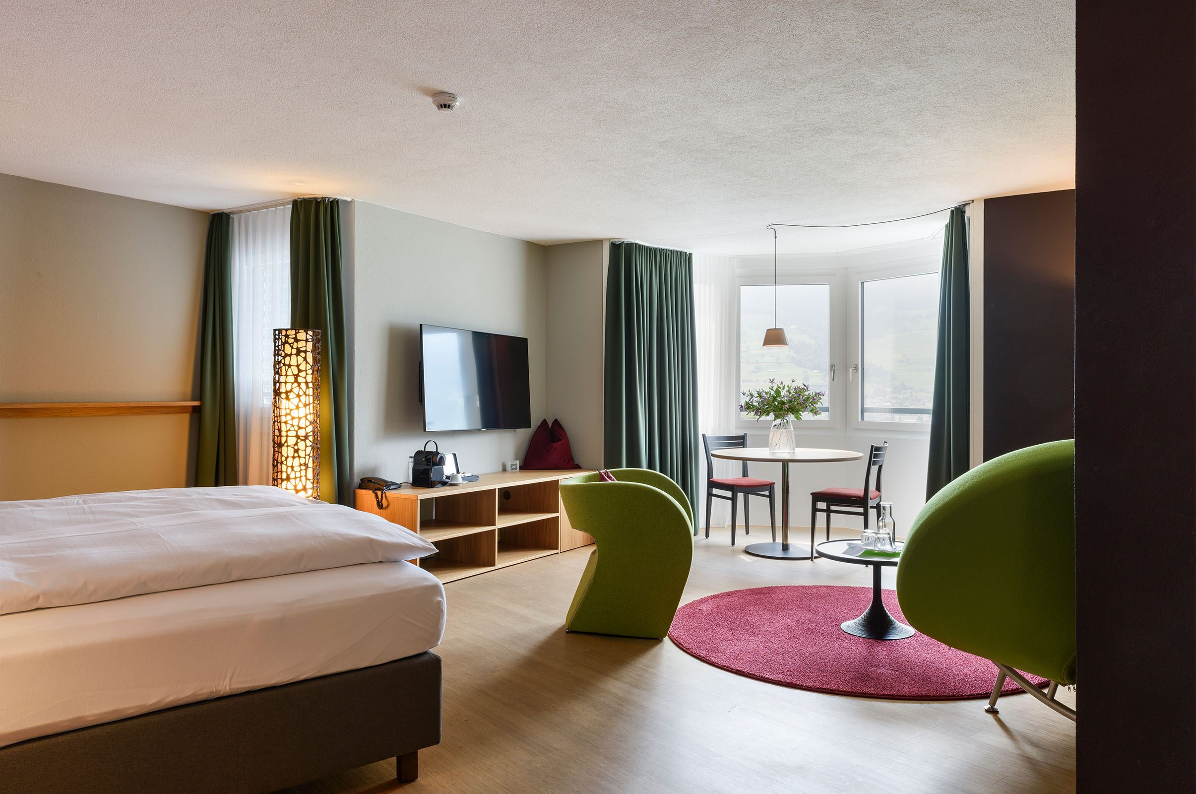 Zimmer in den Farben der vier Jahreszeiten